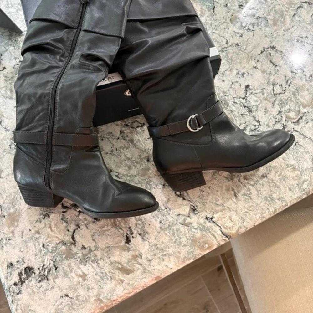 Dr. Scholl's Charcoal Heeled Boots